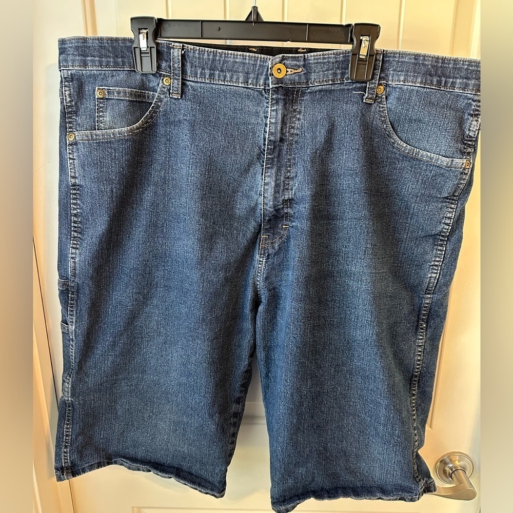 Dickies, Genuine Men’s Flex Denim shorts, size 42, featuring Elastic Waistband